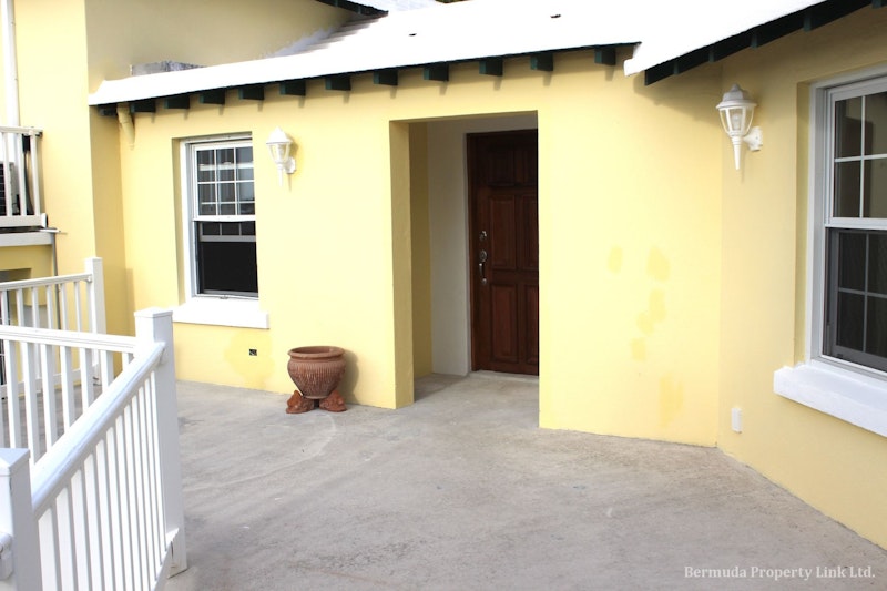 RENOVATED 2 BED 2 BATH APARTMENT IN WARWICK PARISH FOR IMMEDIATE RENTAL